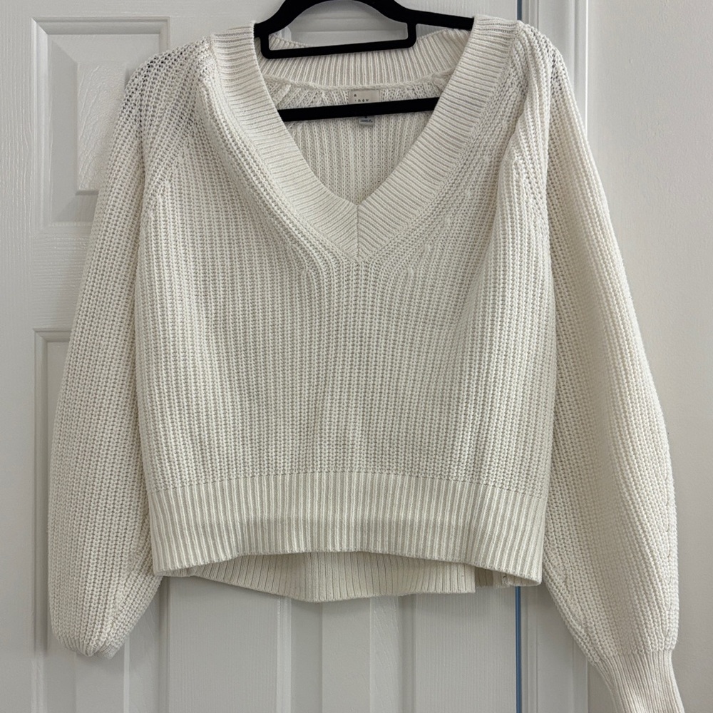 a new day Cream V-Neck Ribbed Knit Sweater: size small